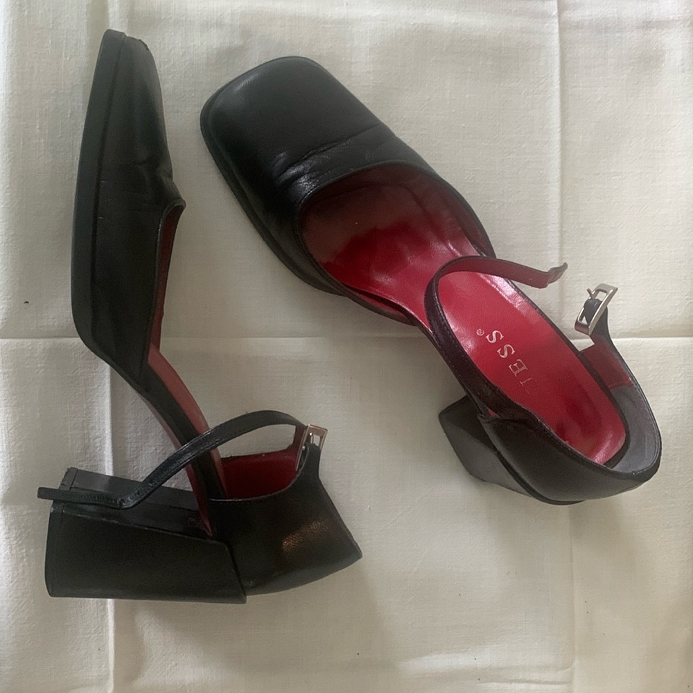 Guess heeled Mary Jane’s